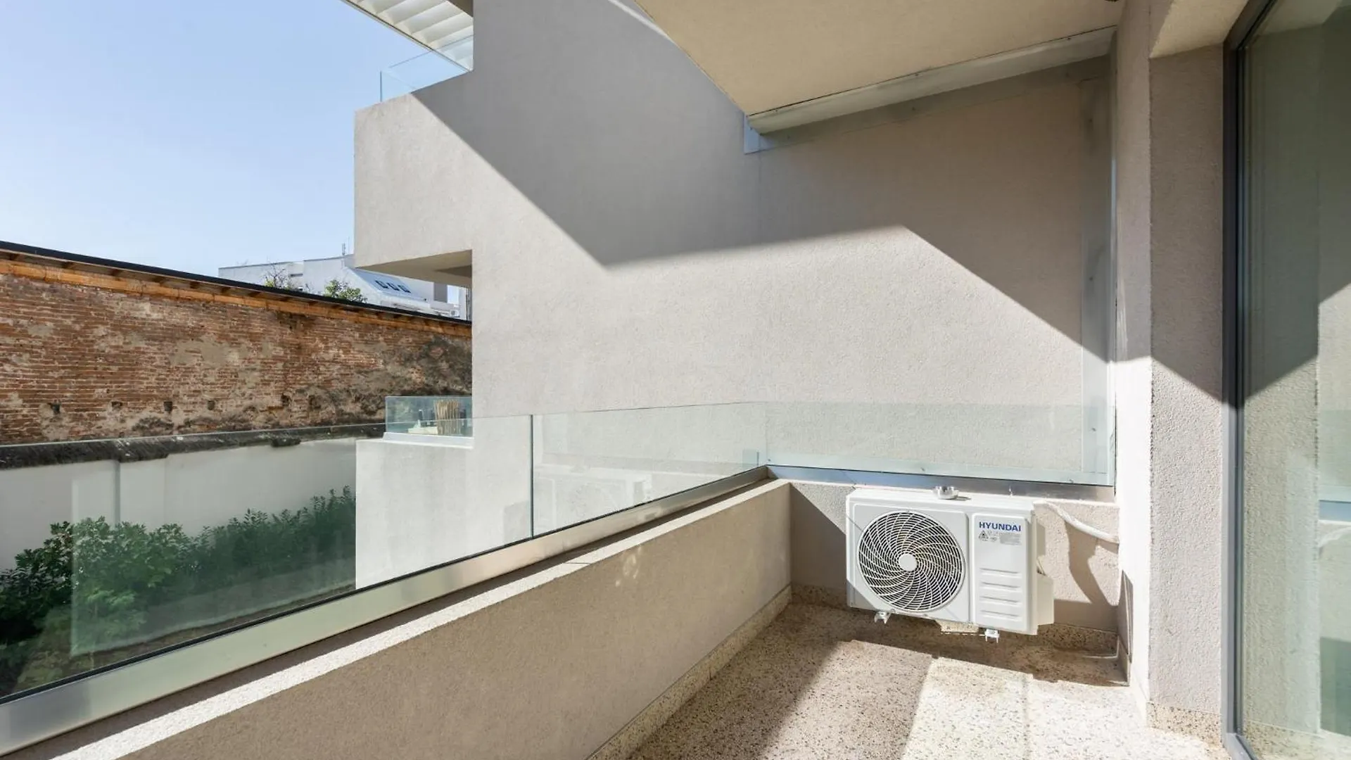 Apartment Zen Studios - Central Escape With Parking Bucharest